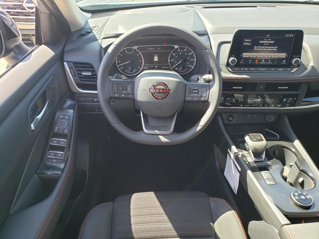 2026 Nissan Rogue SV photo 10