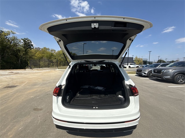 2021 Volkswagen Tiguan SE photo 22