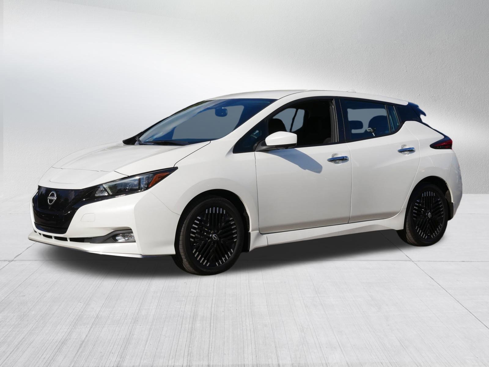 2024 Nissan Leaf SV Plus photo 2
