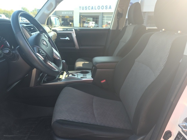 2019 Toyota 4Runner SR5 photo 8
