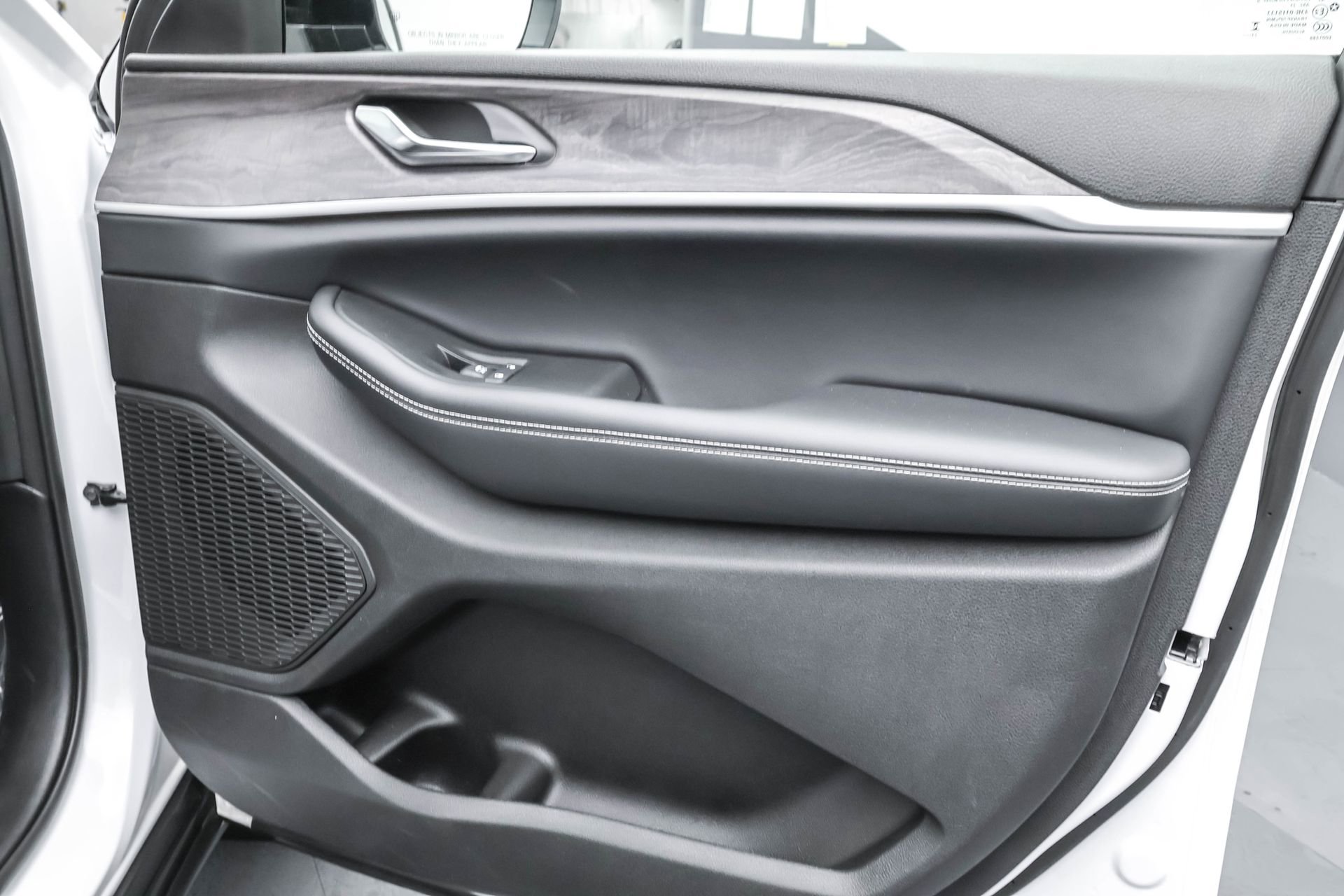 2024 Jeep Grand Cherokee Limited photo 30