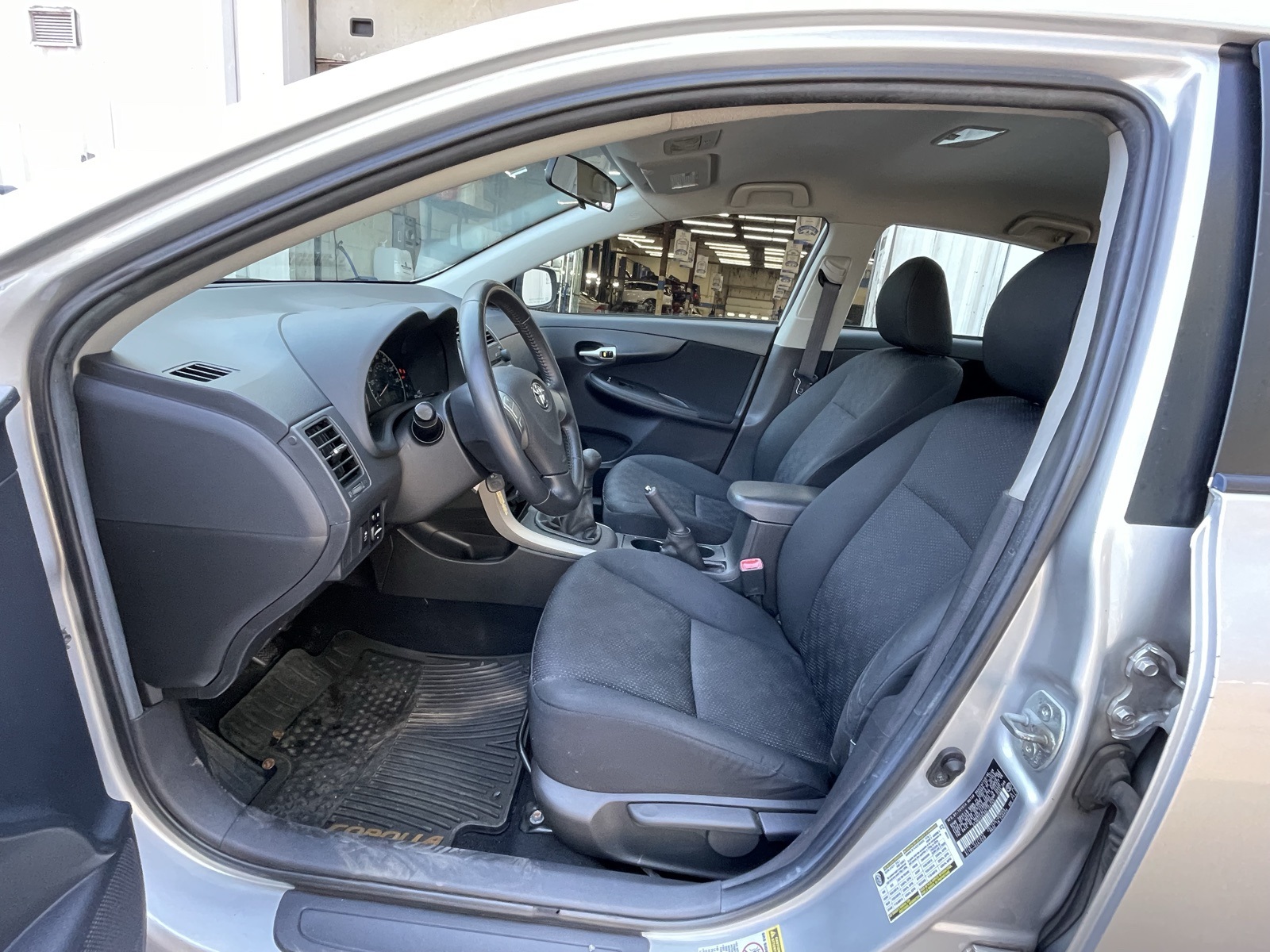 2009 Toyota Corolla S photo 4