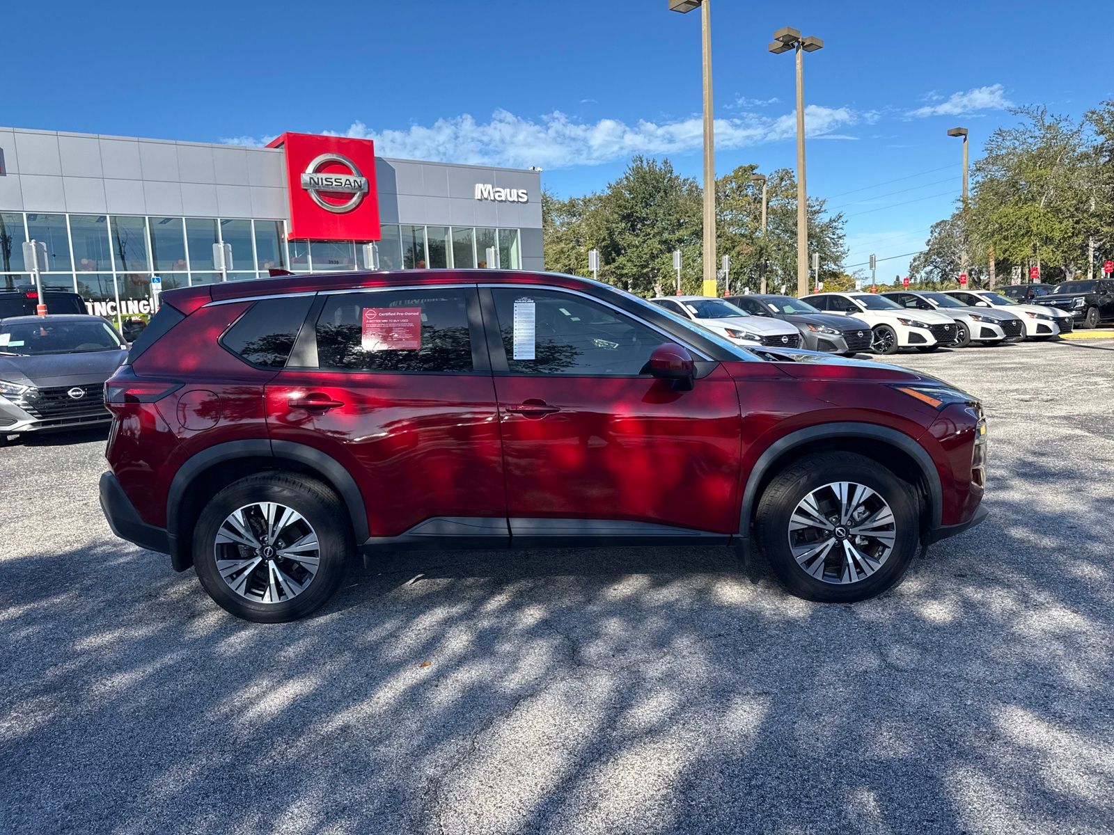 2023 Nissan Rogue SV photo 3