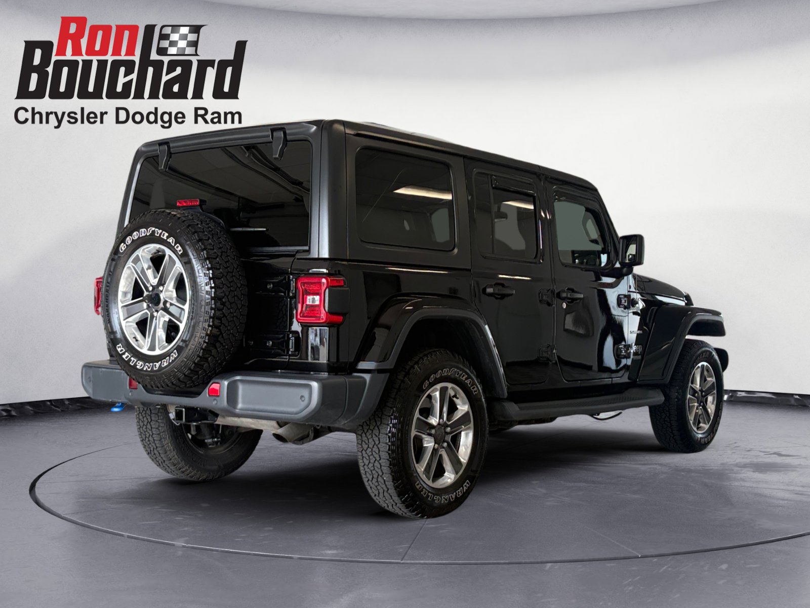 2018 Jeep Wrangler Unlimited Sahara photo 2