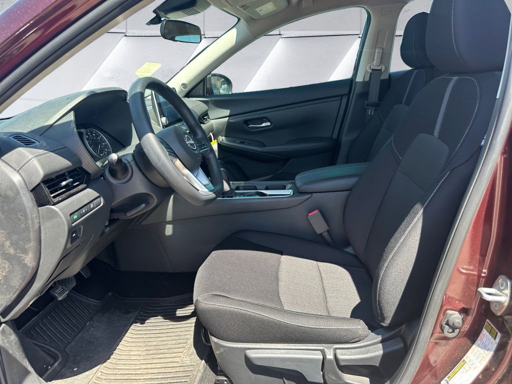 2025 Nissan Sentra SV photo 7