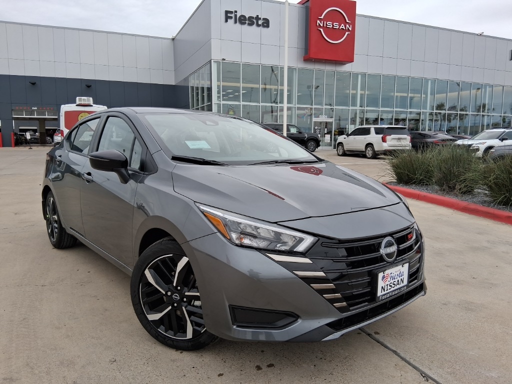 2025 Nissan Versa Sedan SR