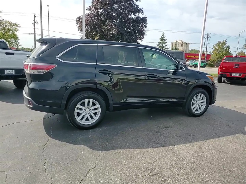 2015 Toyota Highlander LE photo 8