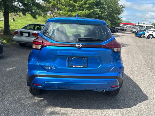 2025 Nissan Kicks Play S photo 4