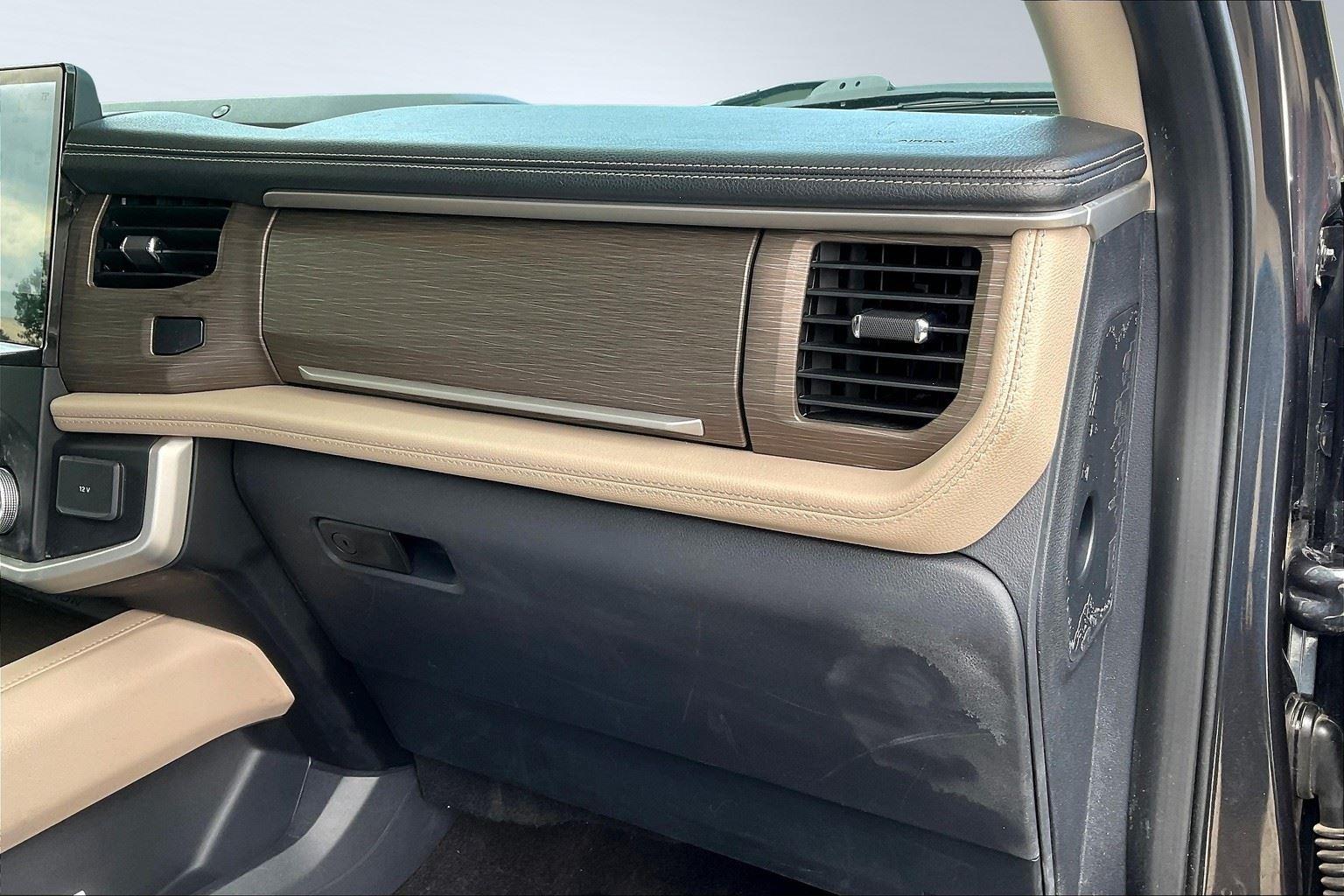 2023 Ford Expedition Limited photo 16