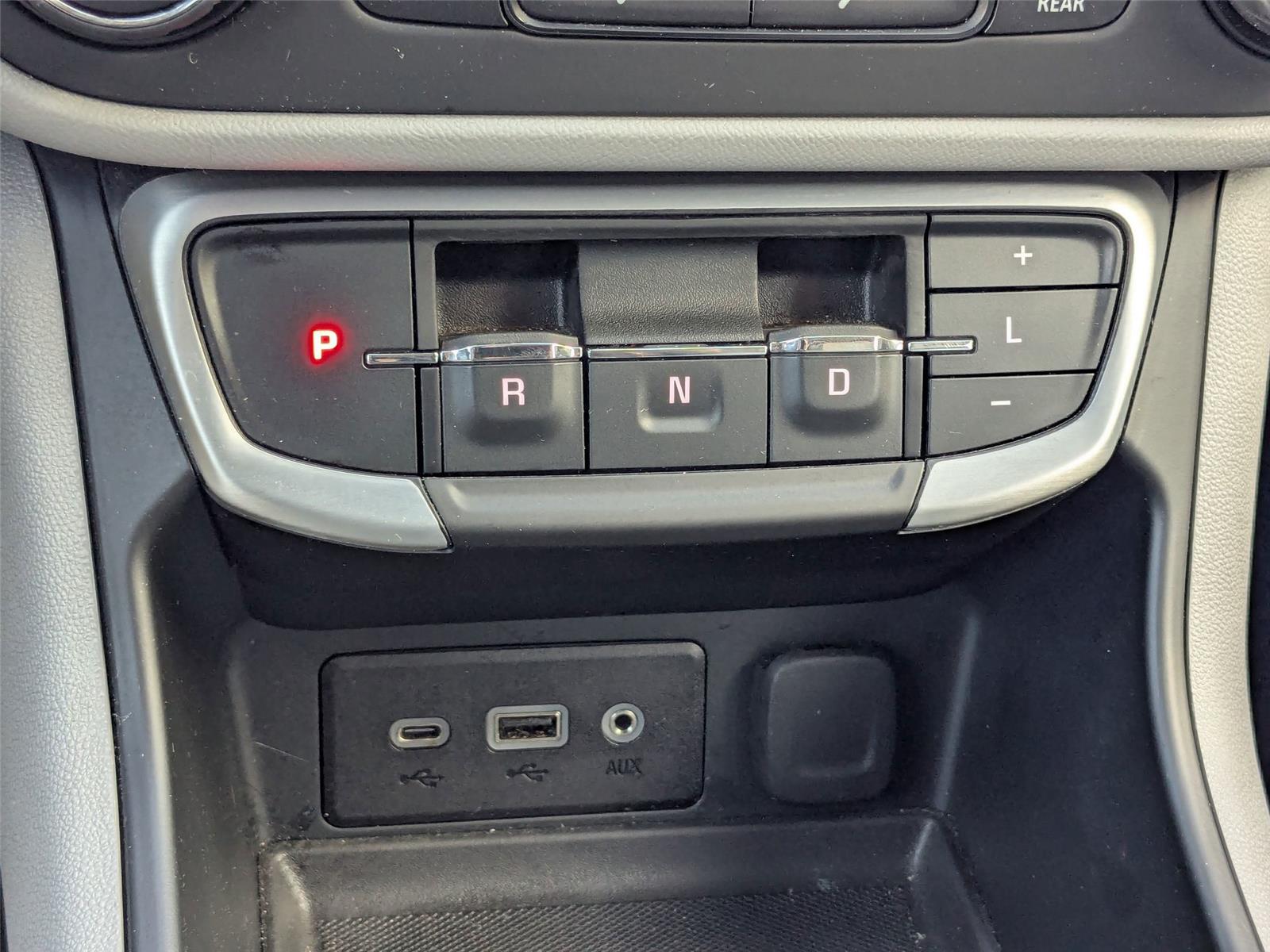 2022 Gmc Terrain SLE photo 26
