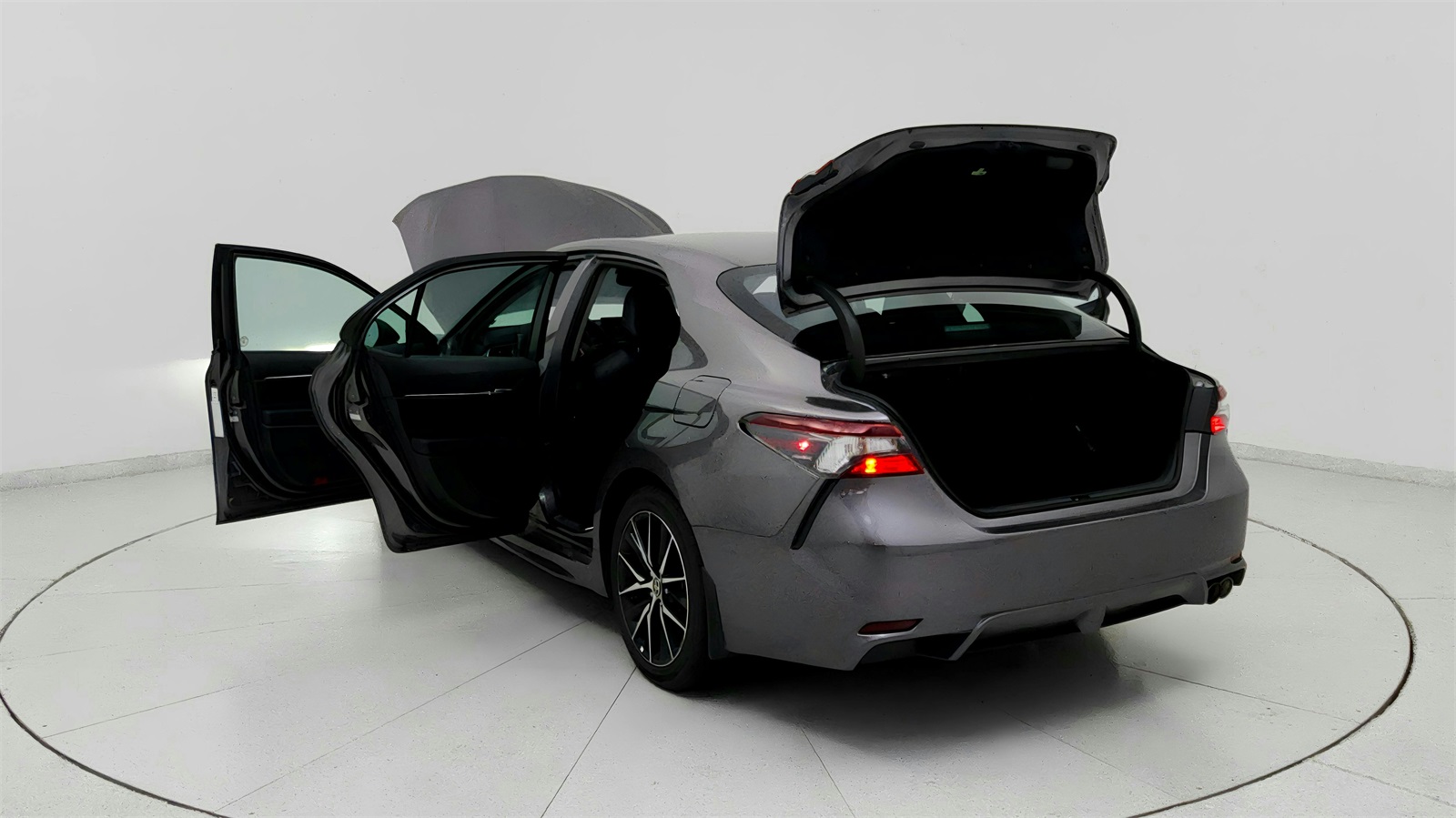 2022 Toyota Camry SE photo 11