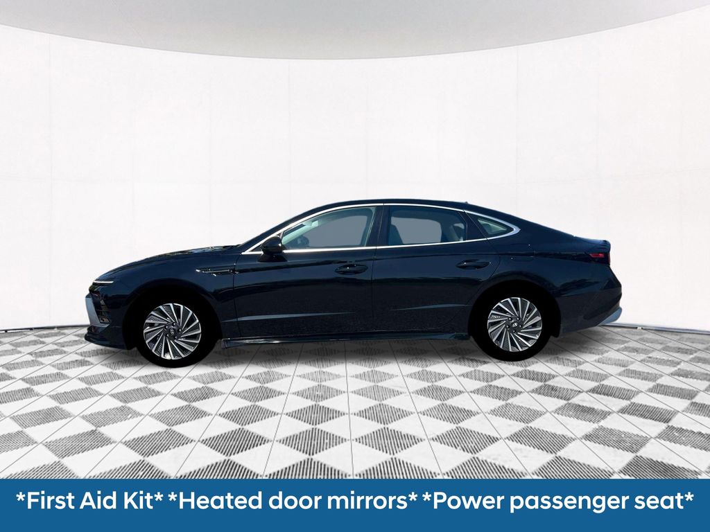 2025 Hyundai Sonata Hybrid SEL photo 3