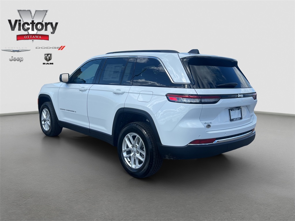 2025 Jeep Grand Cherokee Laredo X photo 4