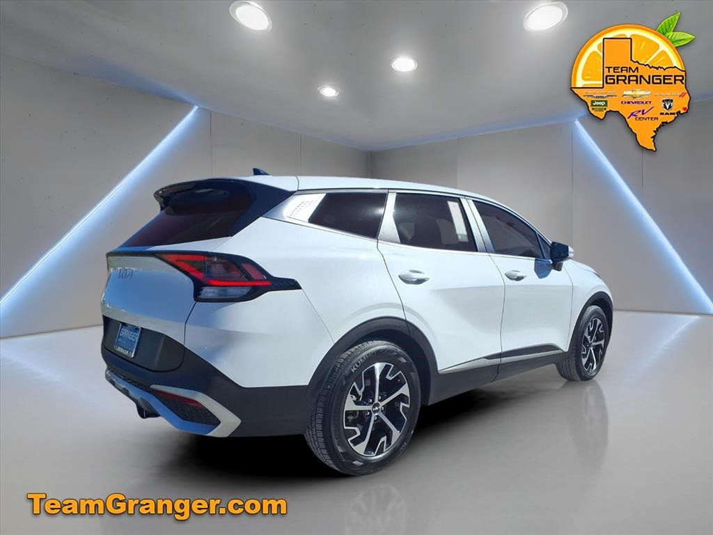 2023 Kia Sportage EX photo 2