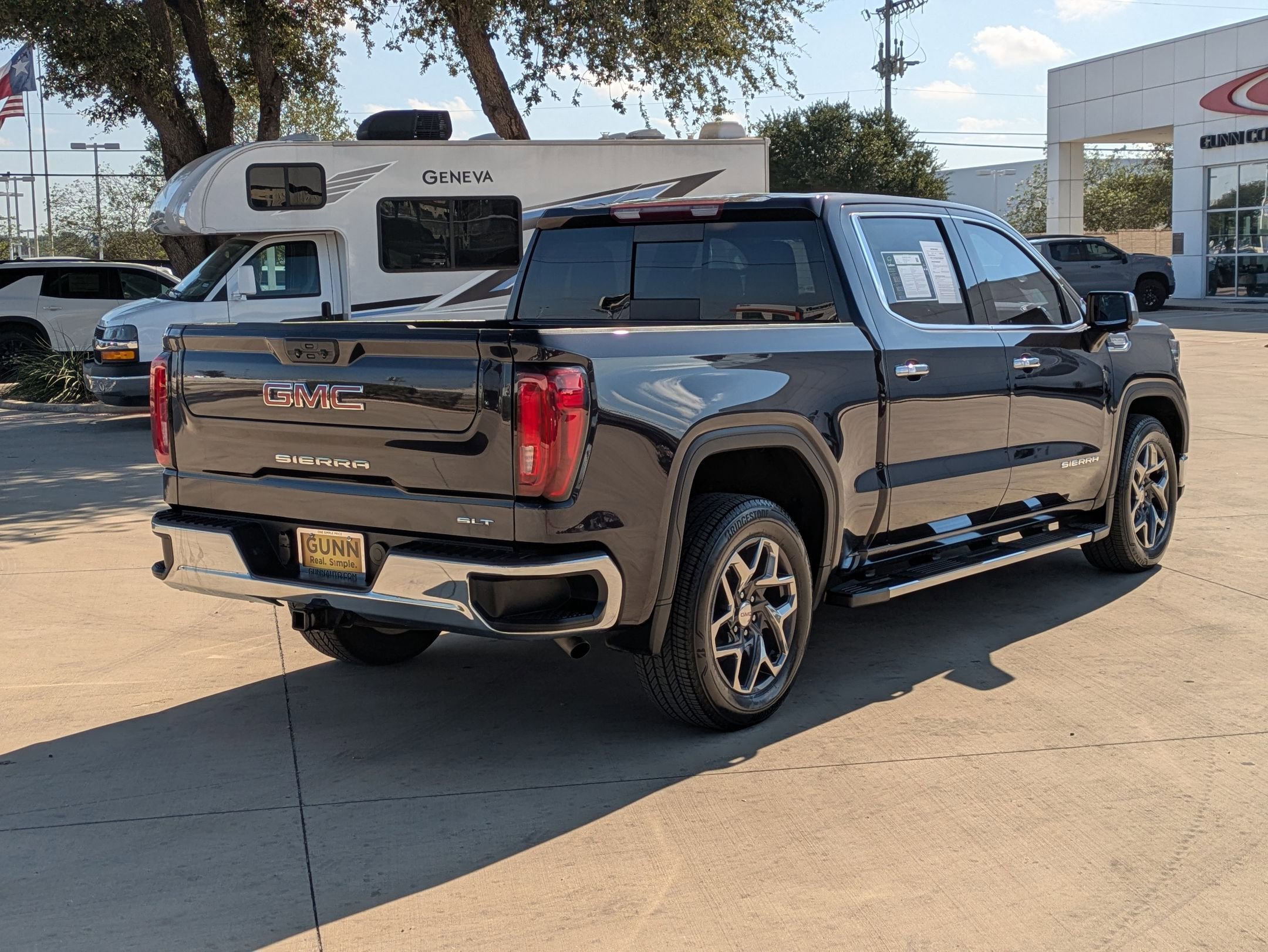 2023 Gmc Sierra 1500 SLT photo 2
