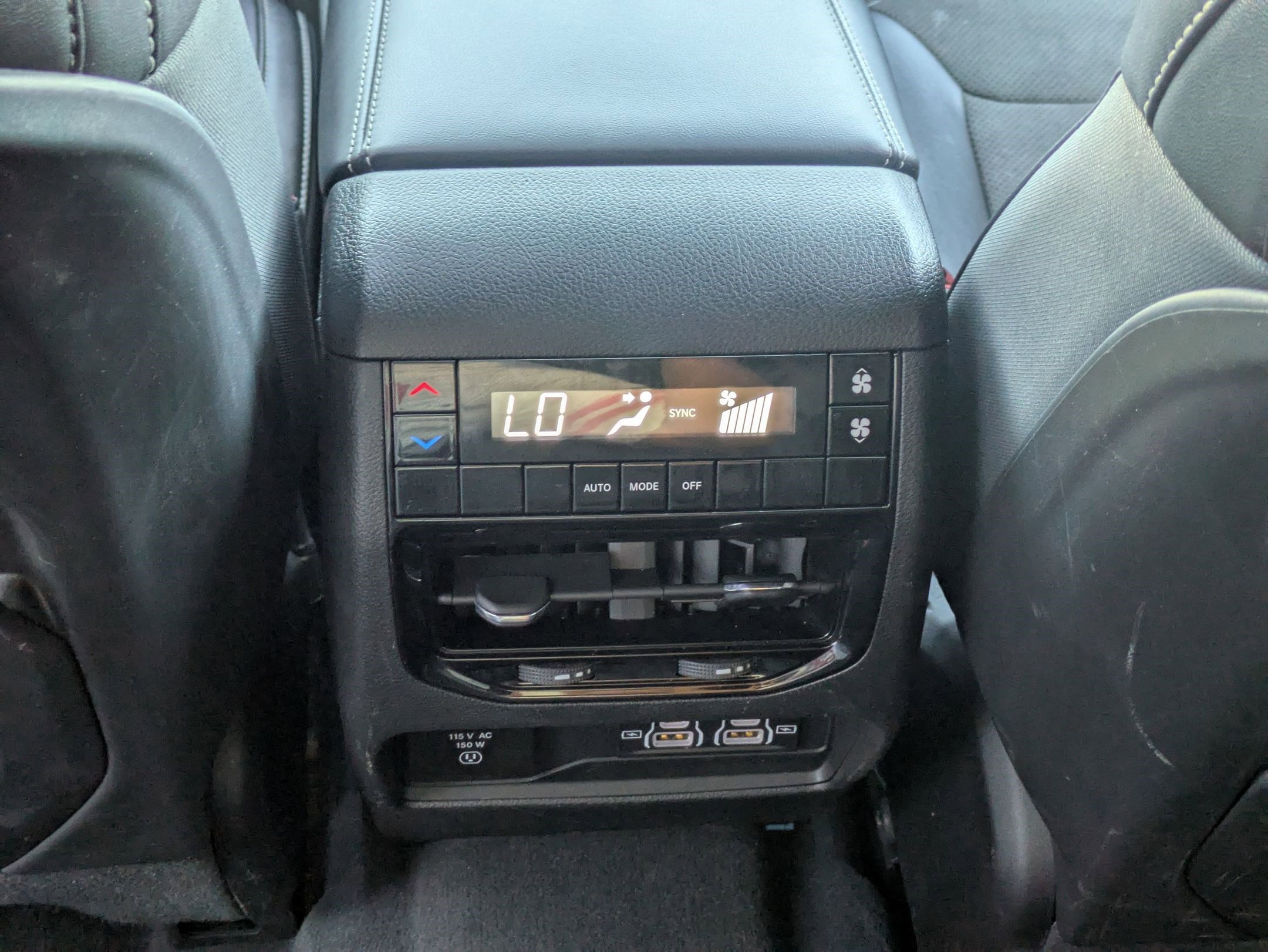 2023 Jeep Grand Cherokee Altitude photo 24