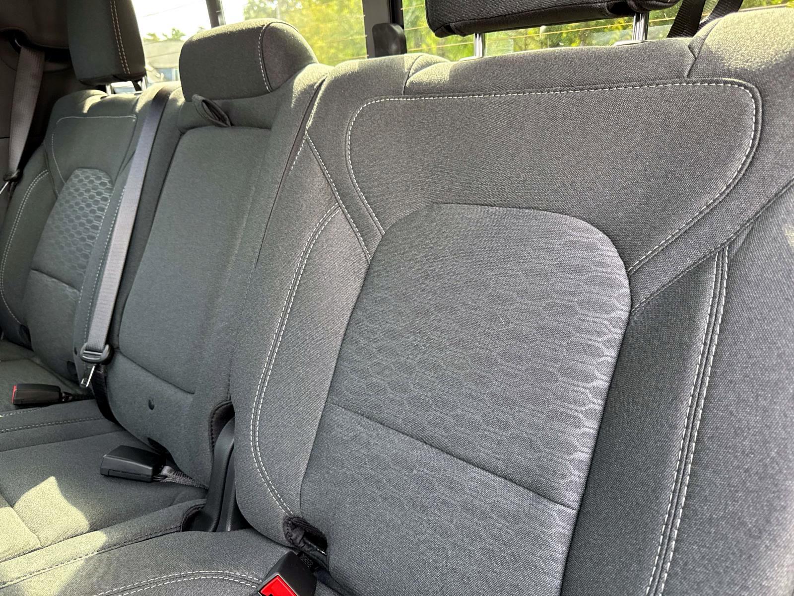 2025 Ram 1500 Big Horn photo 9