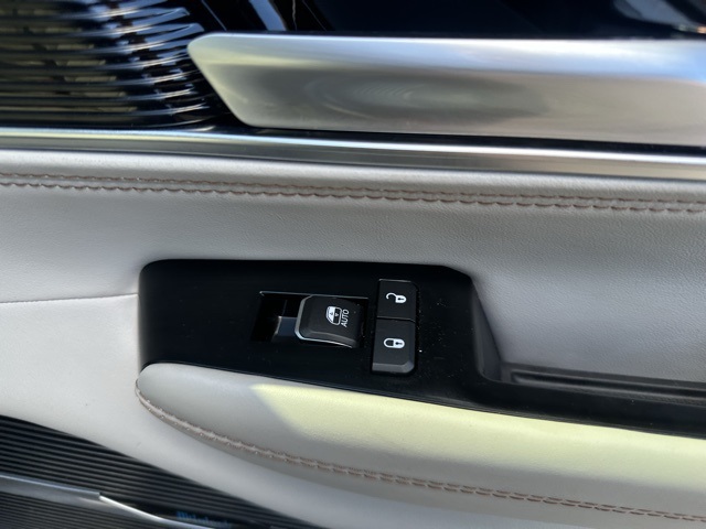 2022 Jeep Grand Wagoneer I photo 26