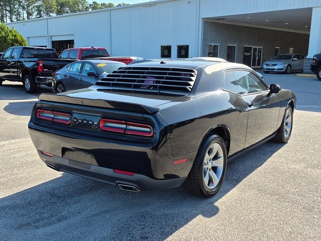 2018 Dodge Challenger SXT photo 2