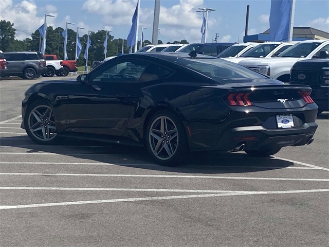 2025 Ford Mustang EcoBoost Premium photo 3