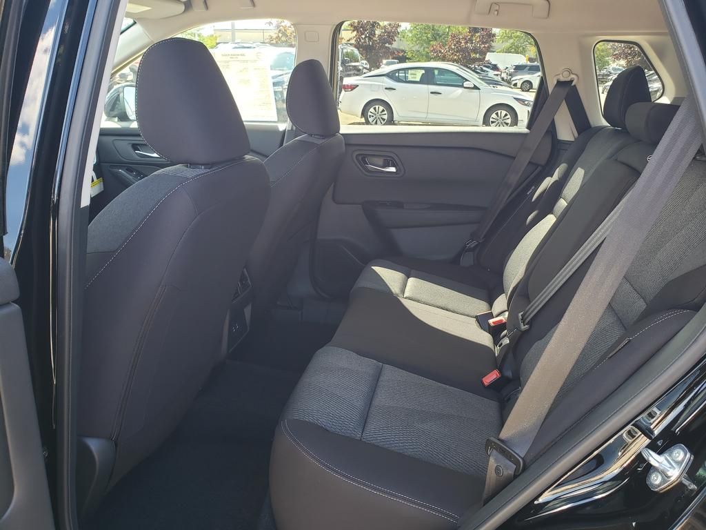 2026 Nissan Rogue SV photo 5