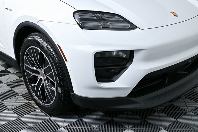 2025 Porsche Macan Electric photo 31