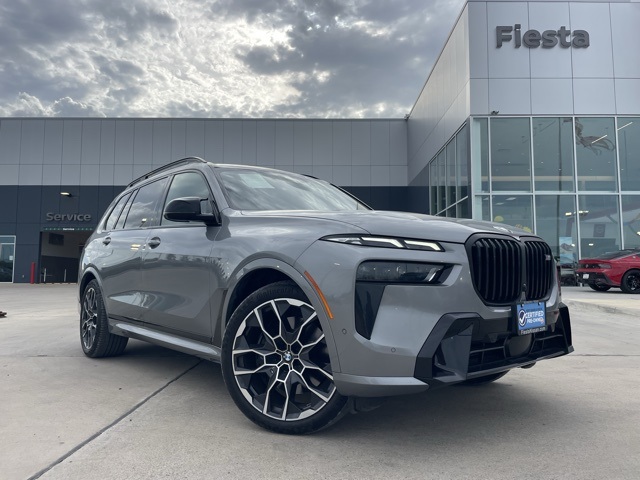 2024 BMW X7 M60i's photo