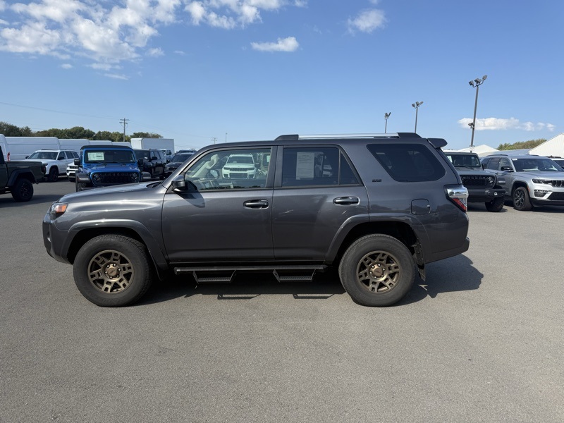 2023 Toyota 4Runner SR5 photo 9