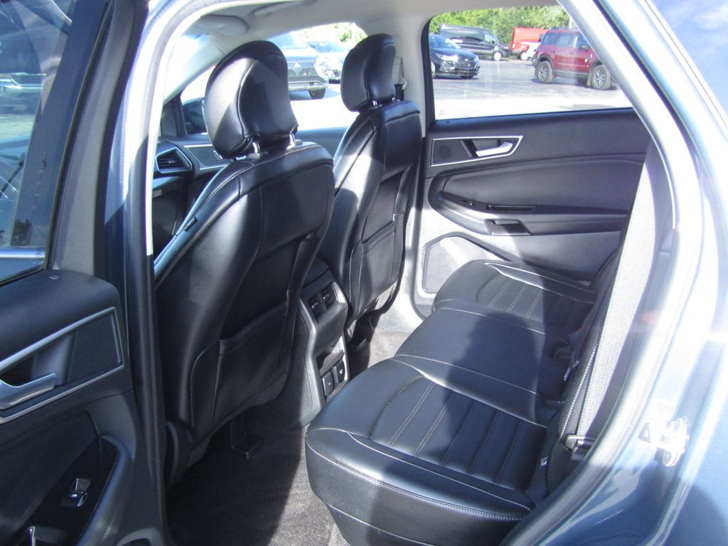 2019 Ford Edge SEL photo 15