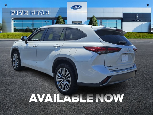 2023 Toyota Highlander Platinum photo 5