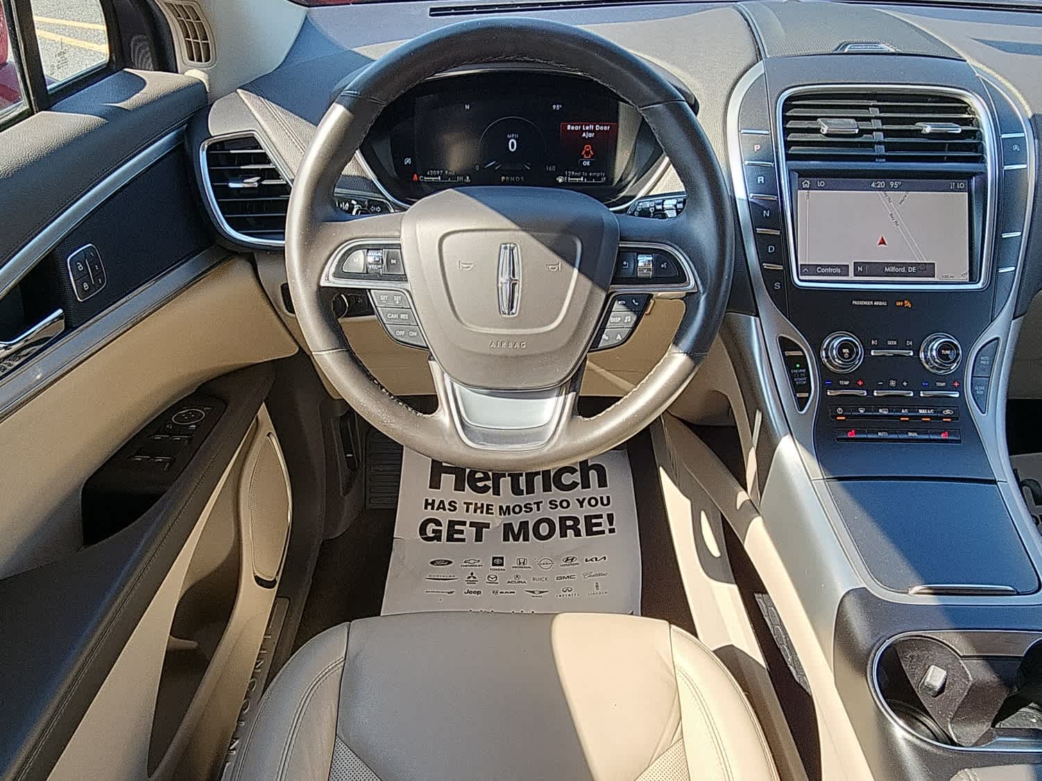 2020 Lincoln Nautilus Standard photo 8