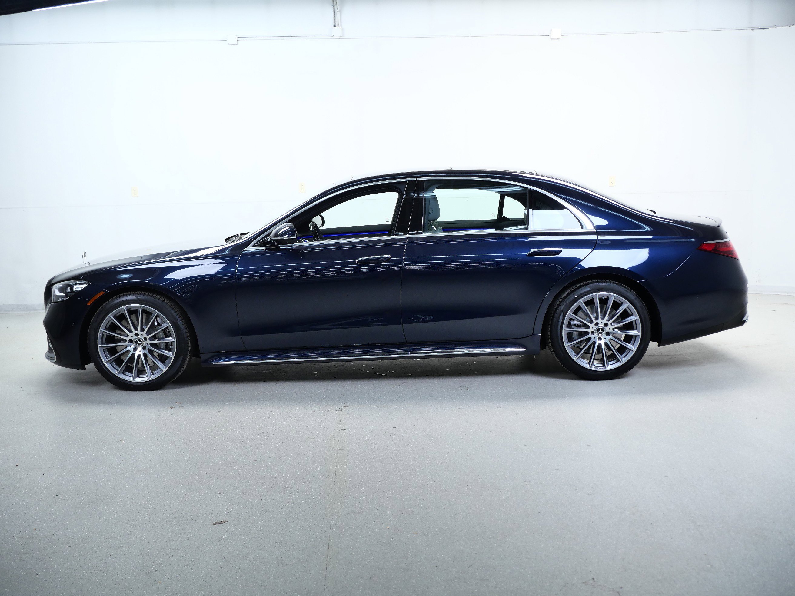 2026 Mercedes Benz S 580 4MATIC photo 4