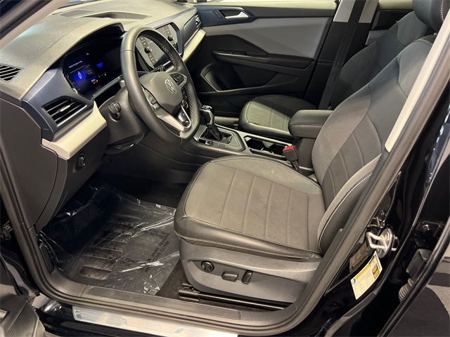 2022 Volkswagen Taos SE photo 6