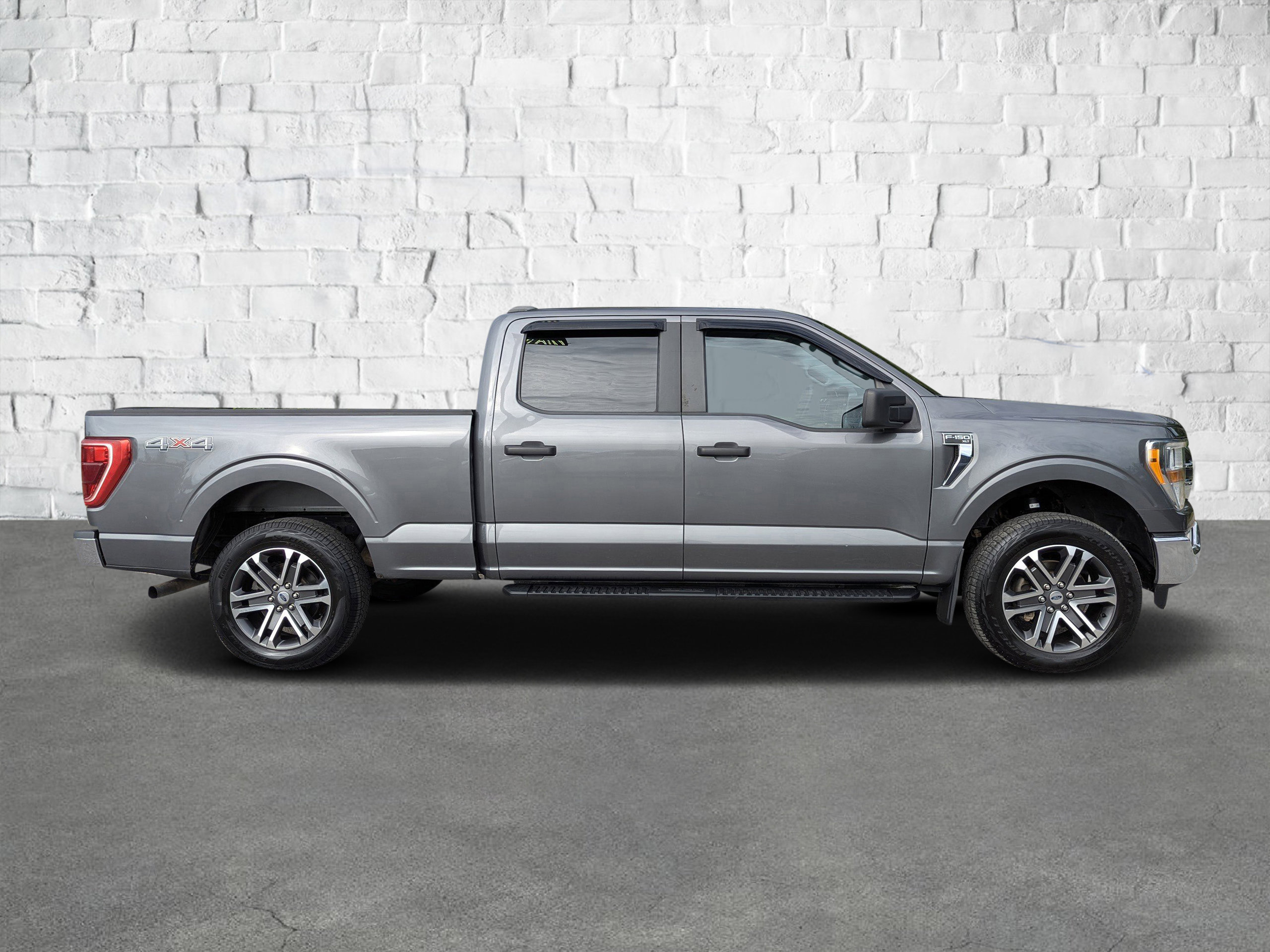 2022 Ford F-150 XLT photo 3