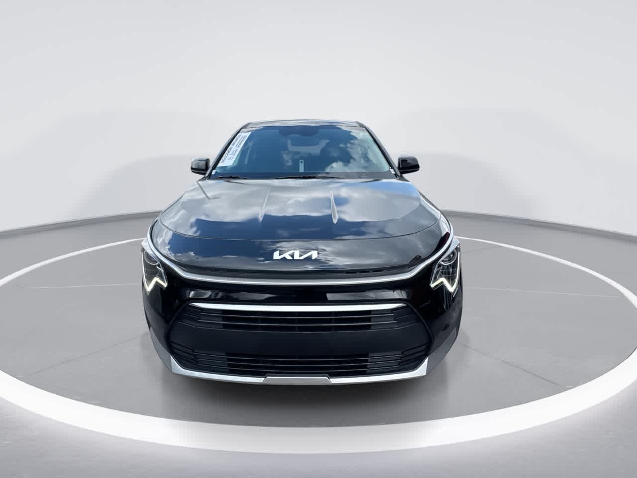 2024 Kia Niro LX photo 3