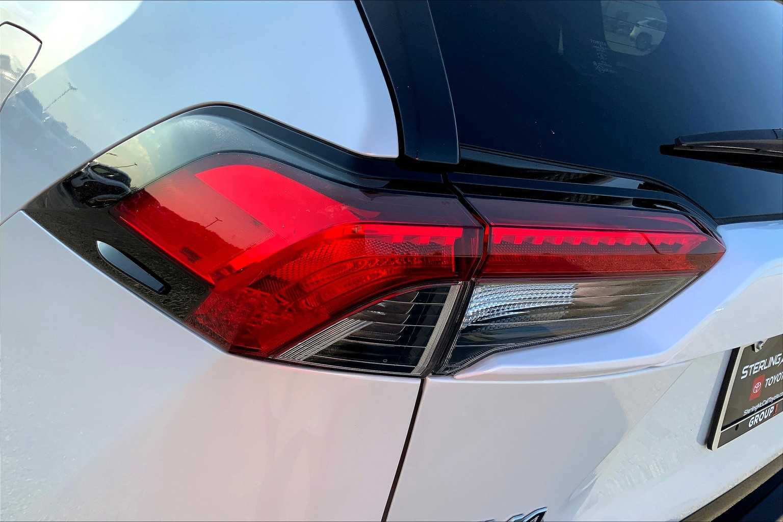 2024 Toyota RAV4 Hybrid SE photo 26