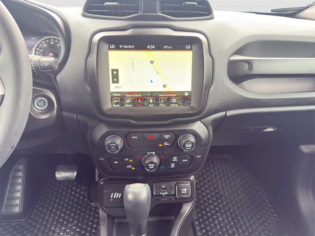 2023 Jeep Renegade Latitude Upland photo 16