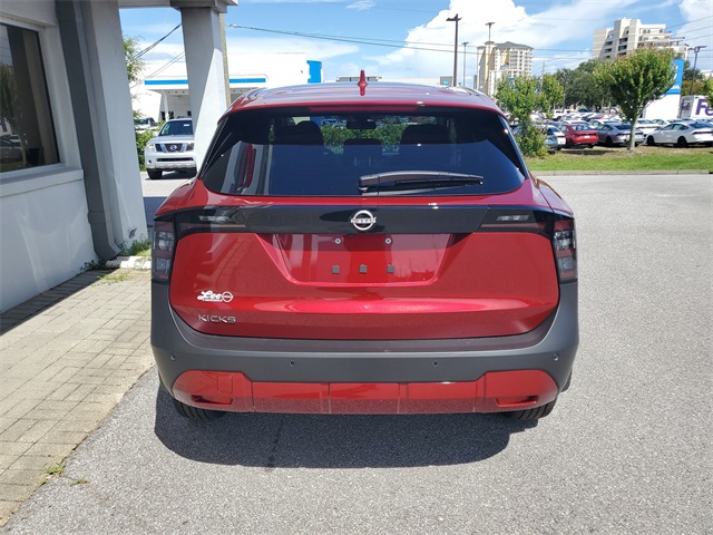 2025 Nissan Kicks SV photo 3