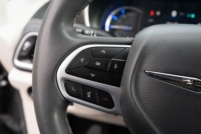 2023 Chrysler Pacifica Hybrid Touring L photo 23
