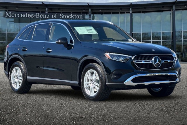 2025 Mercedes-Benz GLC 300