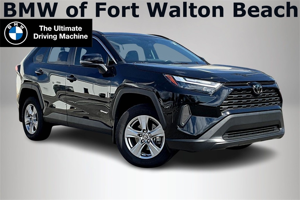 2024 Toyota RAV4 XLE's photo