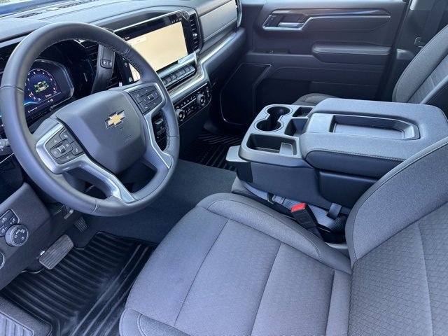 2025 Chevrolet Silverado 1500 LT photo 8