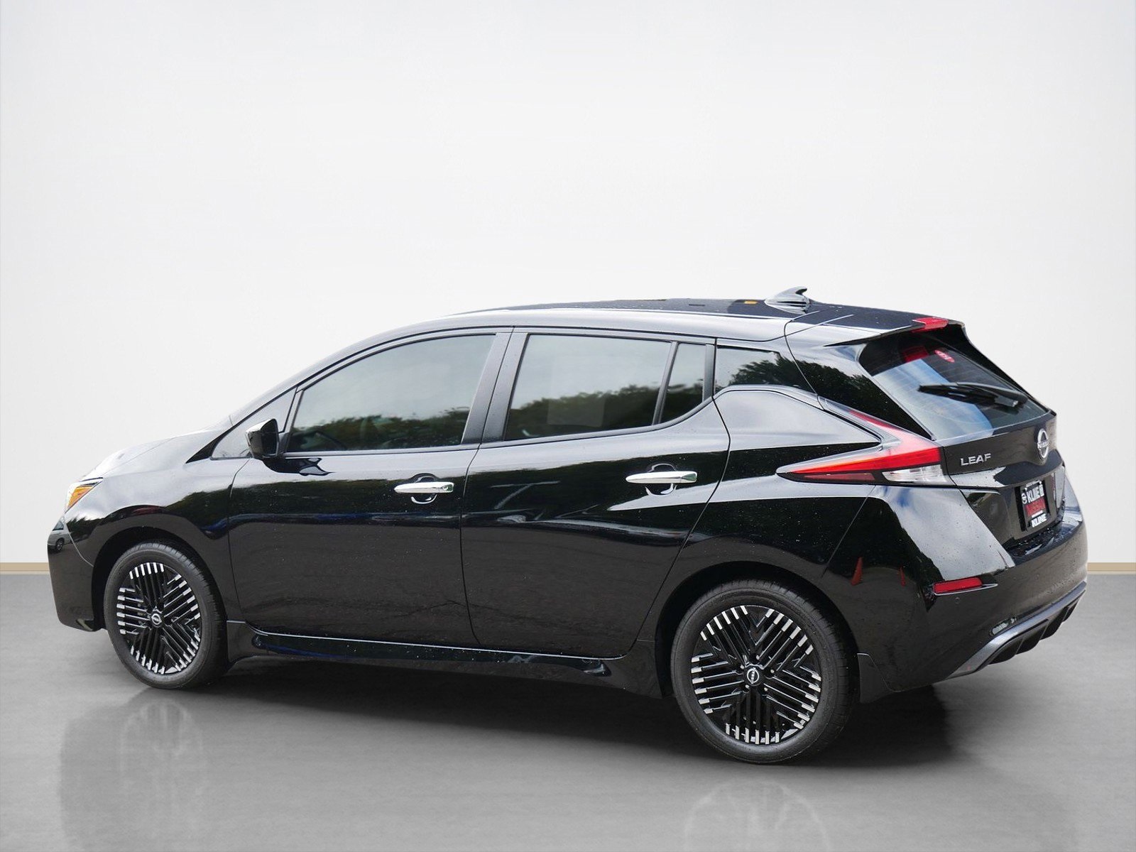 2025 Nissan Leaf SV Plus photo 5