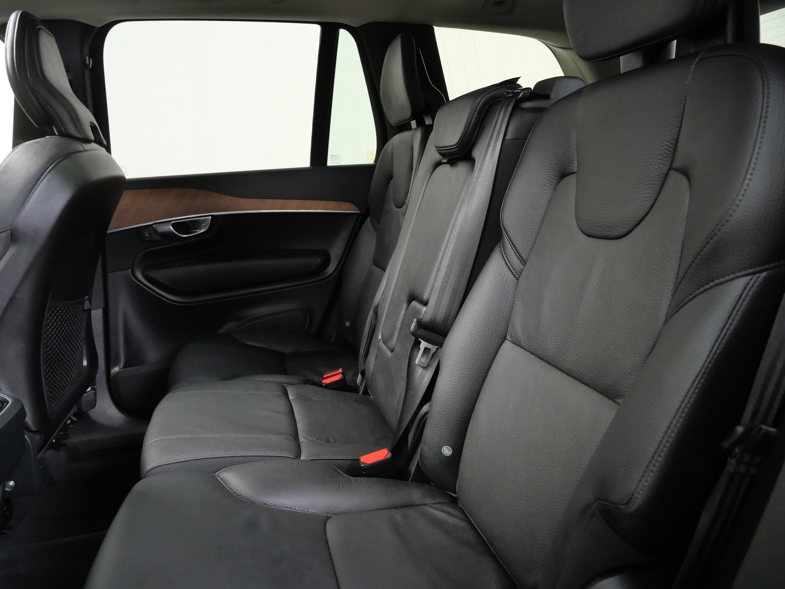 2025 Volvo XC90 Plus photo 16