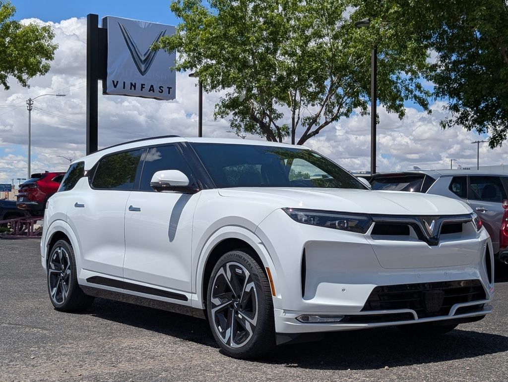 2024 VinFast VF 9 Plus's photo