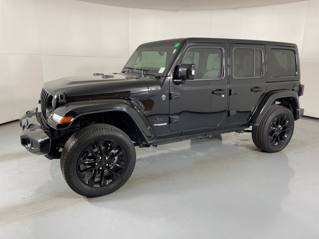 2022 Jeep Wrangler Unlimited Sahara High Altitude photo 3