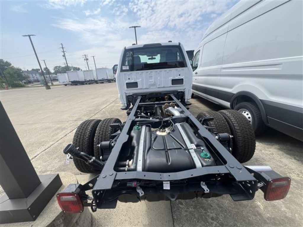 2025 Ford F-350 XL photo 3
