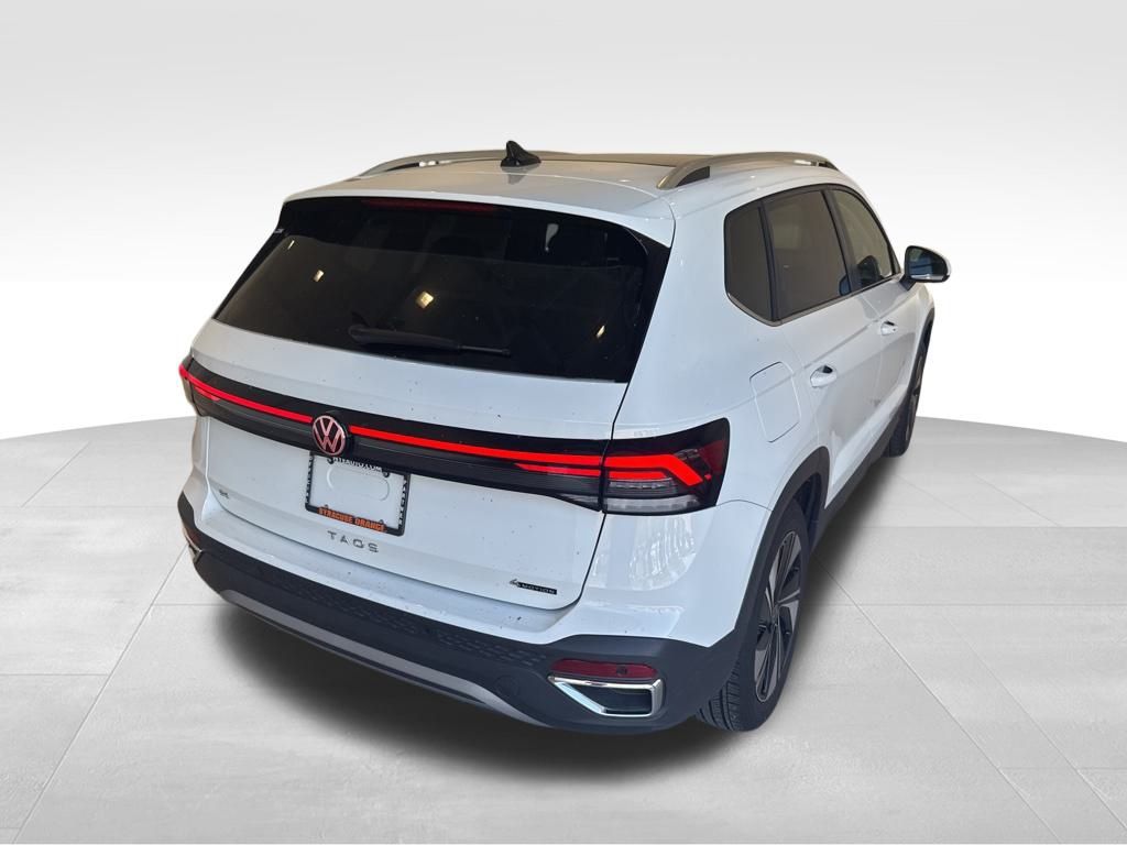 2025 Volkswagen Taos SE photo 4