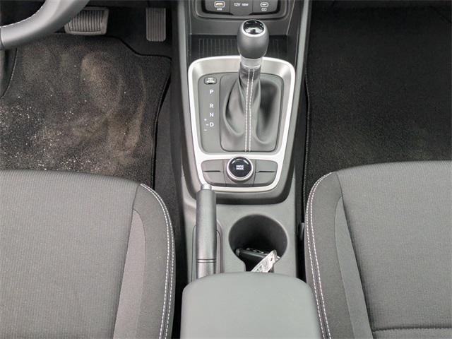 2025 Hyundai Venue SEL photo 18