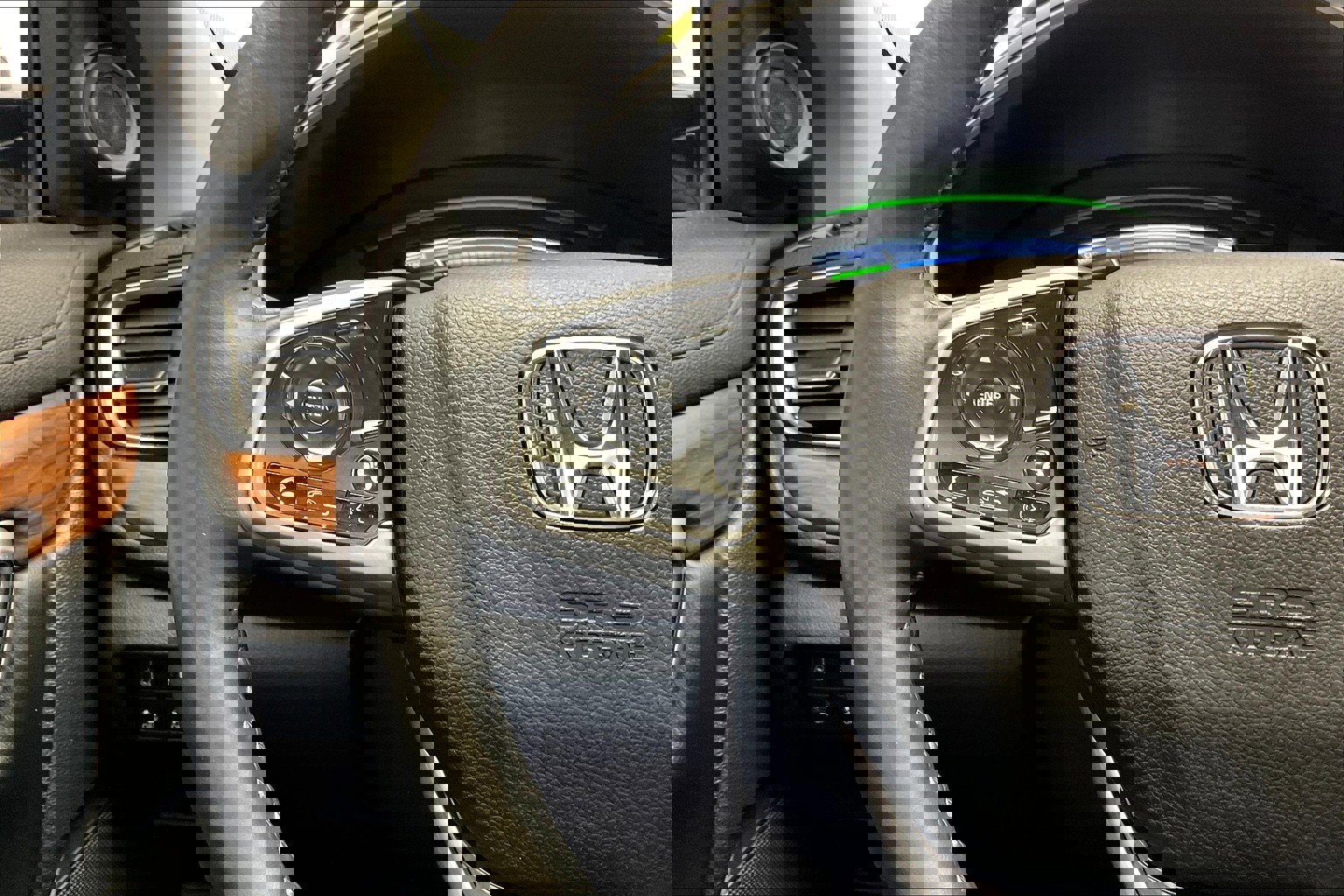 2022 Honda CR-V Hybrid Touring photo 20